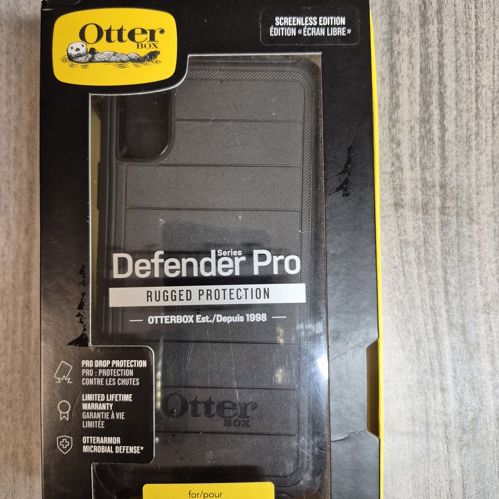 OtterBox Rugged Black Case - Picture 2 of 7